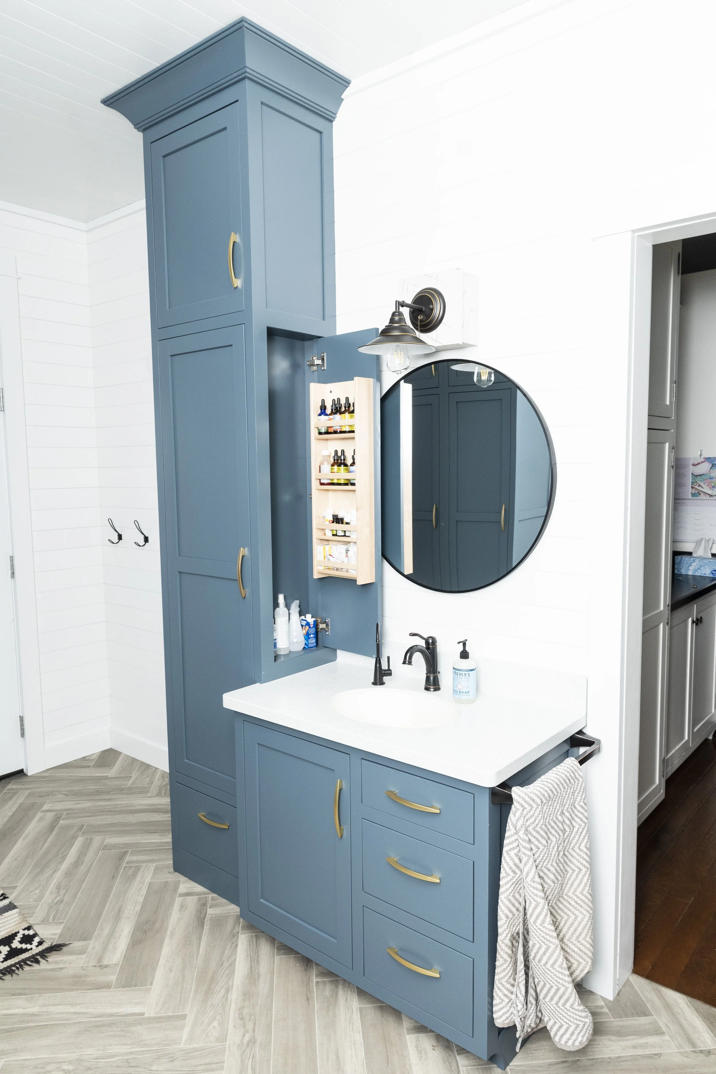 Mudroom_Hard Maple, Legendary Blue (9380).jpg