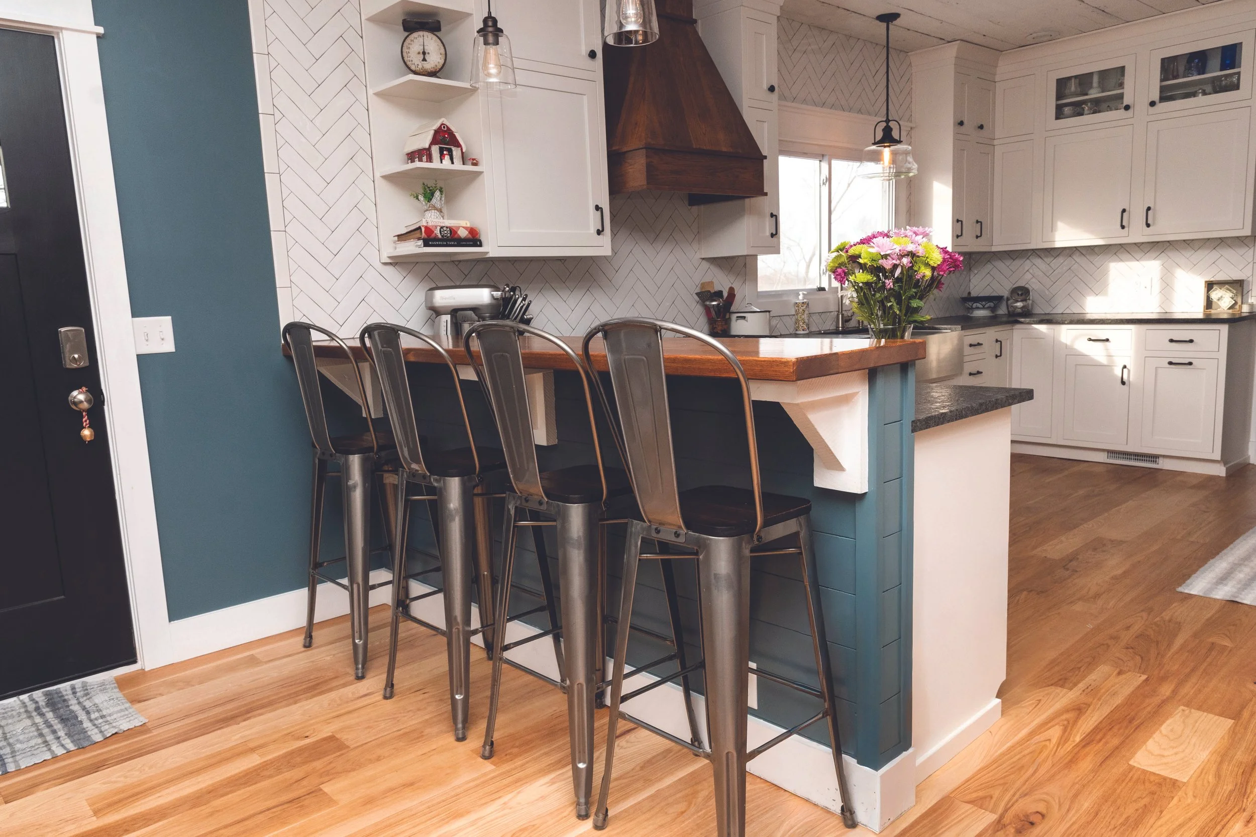 Kitchen_Hard Maple, White Paint (9372).jpg