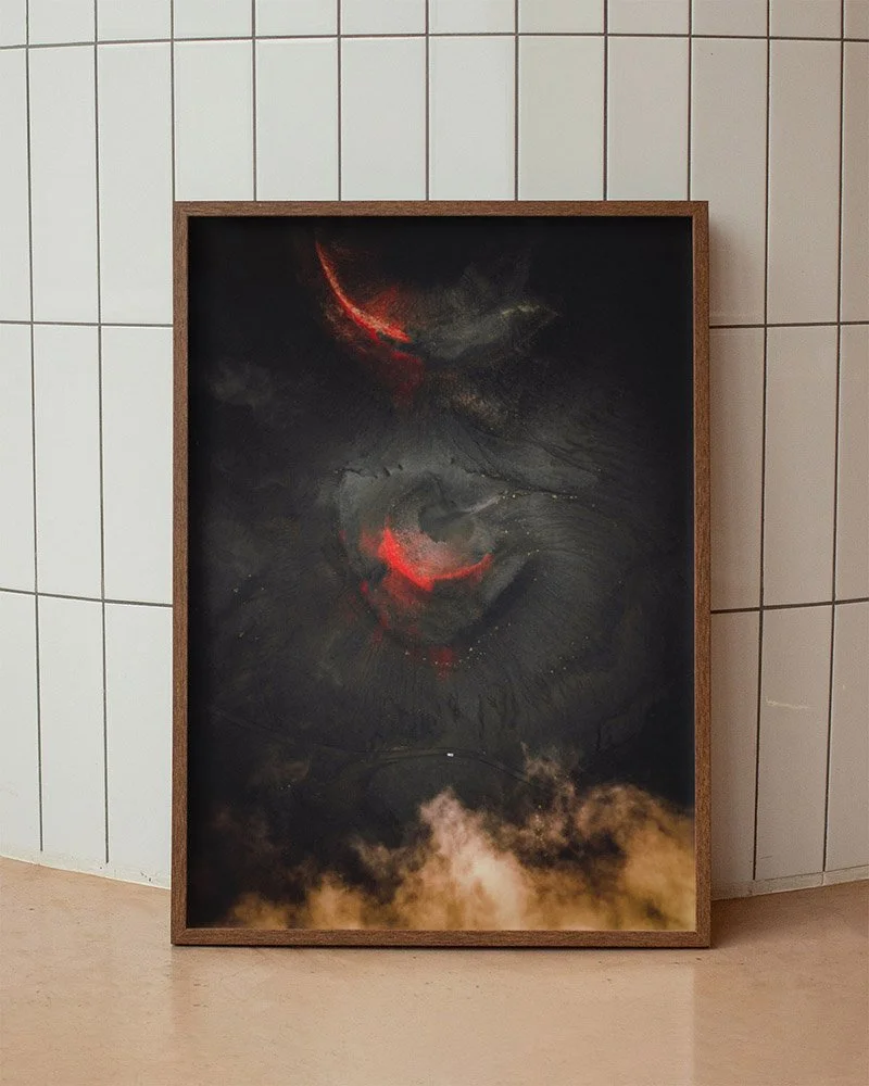 art-print-volcan-islande-craters-rouge-noir-bureau-design.jpg