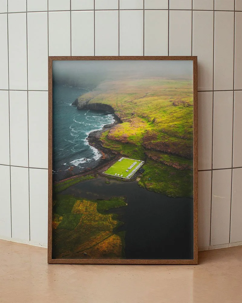 decoration-murale-sport-nature-iles-feroe-stade-falaise-ocean.jpg