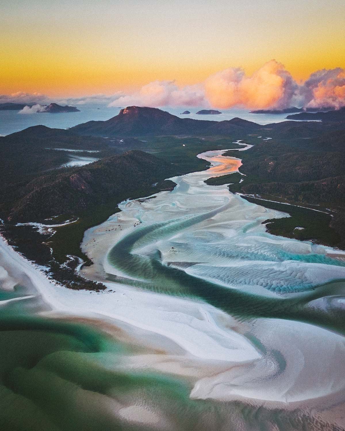 Les sables mouvants de Hill Inlet. Une peinture naturelle redessinée par chaque marée aux Whitsundays.