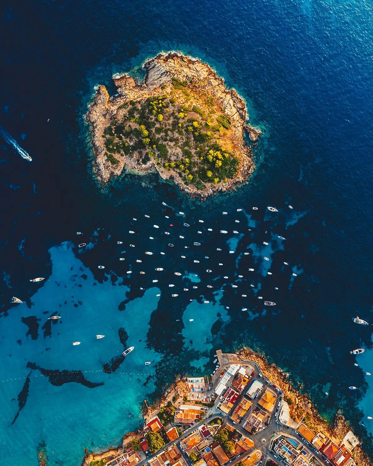 L'escale parfaite. Sant Elm à Majorque, refuge éphémère pour les marins de passage.
