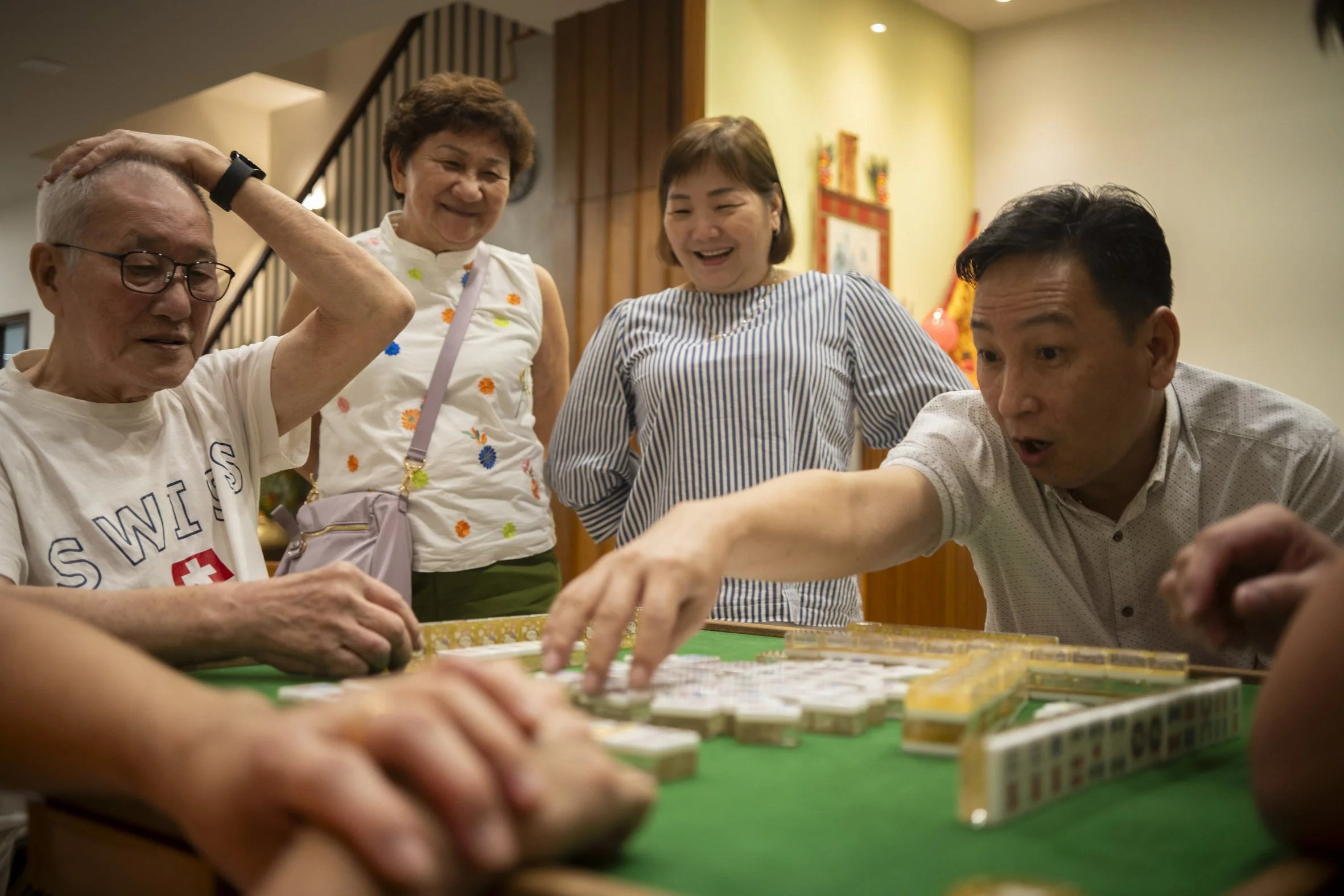 Away from the altar, guests entertained themselves with Poker and Mahjong between prayers. Besides gathering to celebrate Ti Gong’s birthday,  guests revel in this social and thrilling activity while waiting to send Ti Gong off with burning of the of