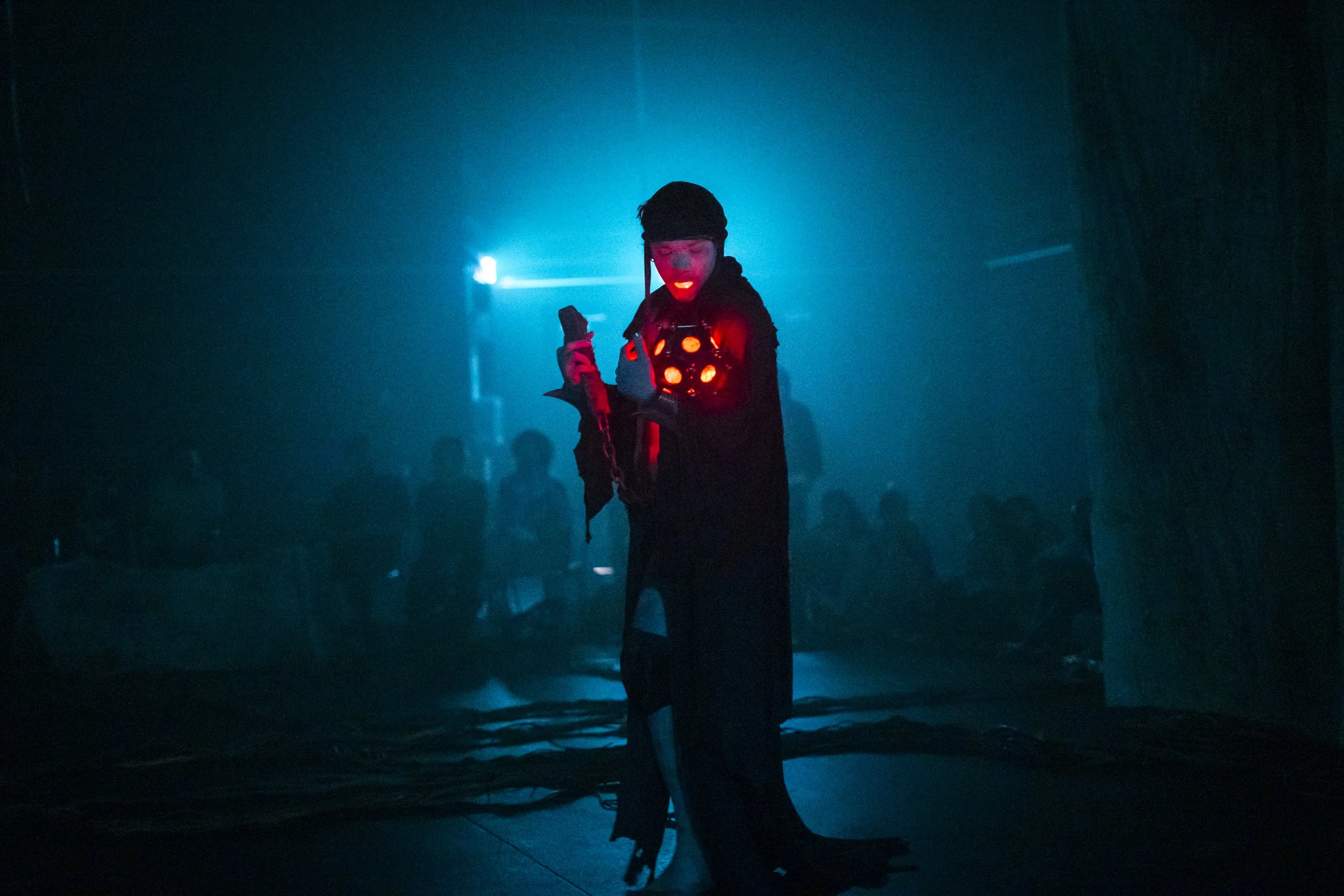 Butoh dancer Elden Zachary holds a recreation of a Roman decahedron, a mysterious anthropological object that embodies AI in the performance. Through the avant garde genre of dance, he explores the impact of AI on society. (2026)