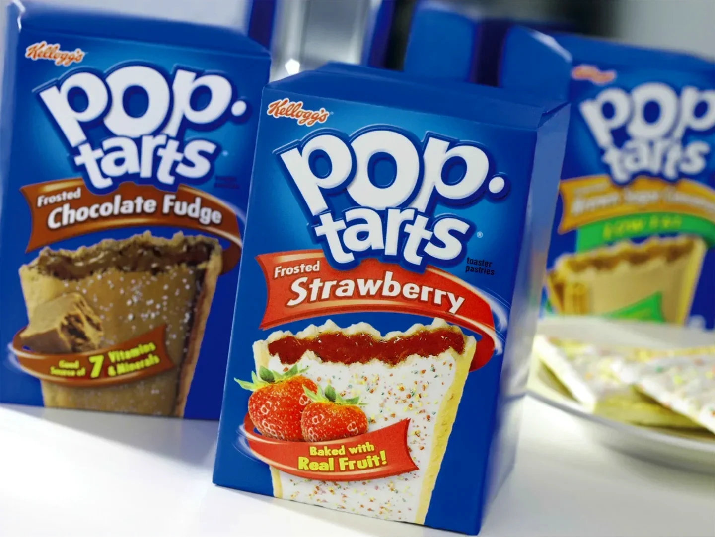 KELLOGG'S POP-TARTS

Pop-Tarts has a commanding presence in its category, owning 85% of the market share. However, the brand franchise had outgrown its current design system and sought to refresh its visual expression.

INNOVATION STRATEGY · PACKAGE 