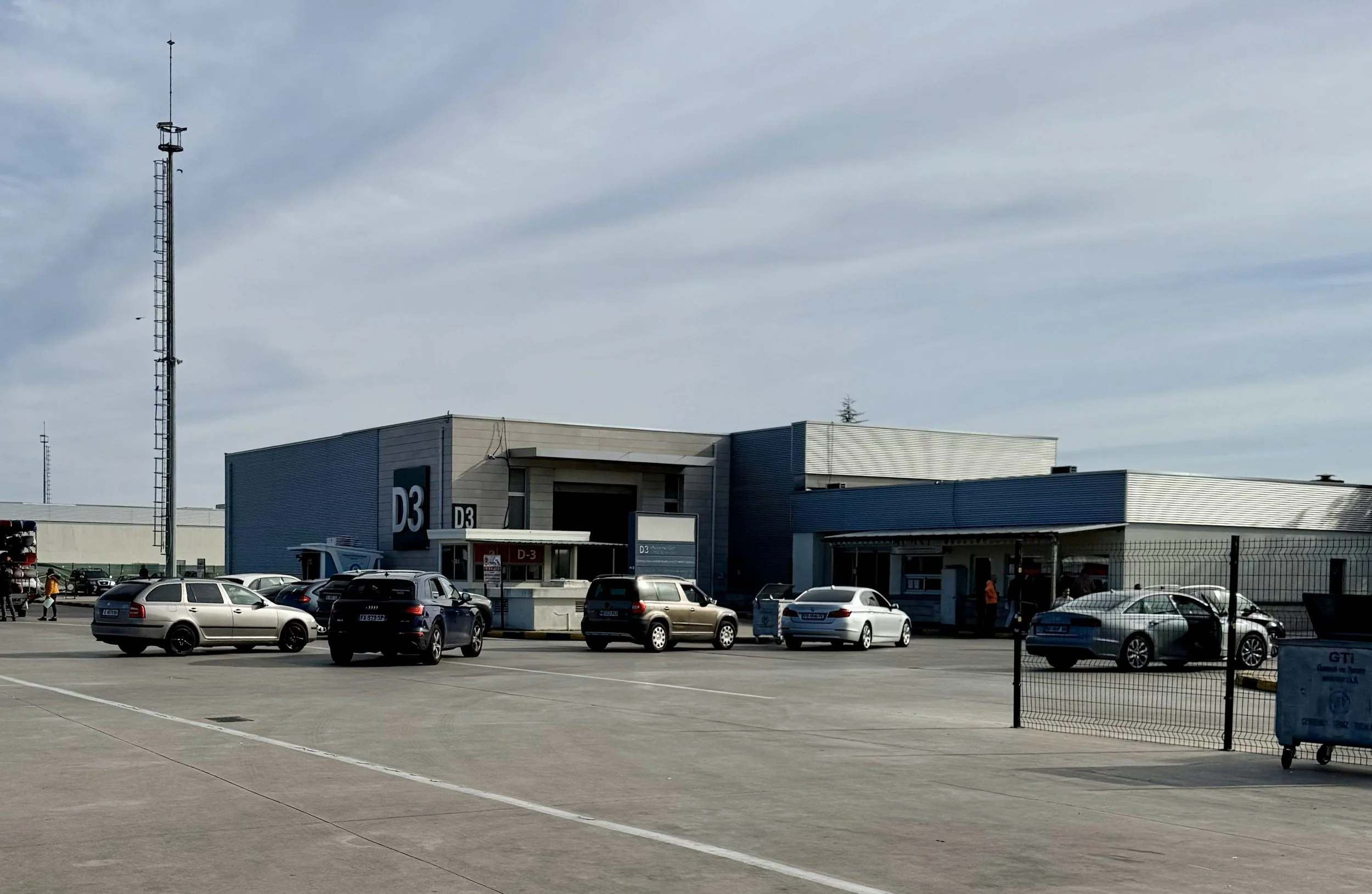 D3 building at the border