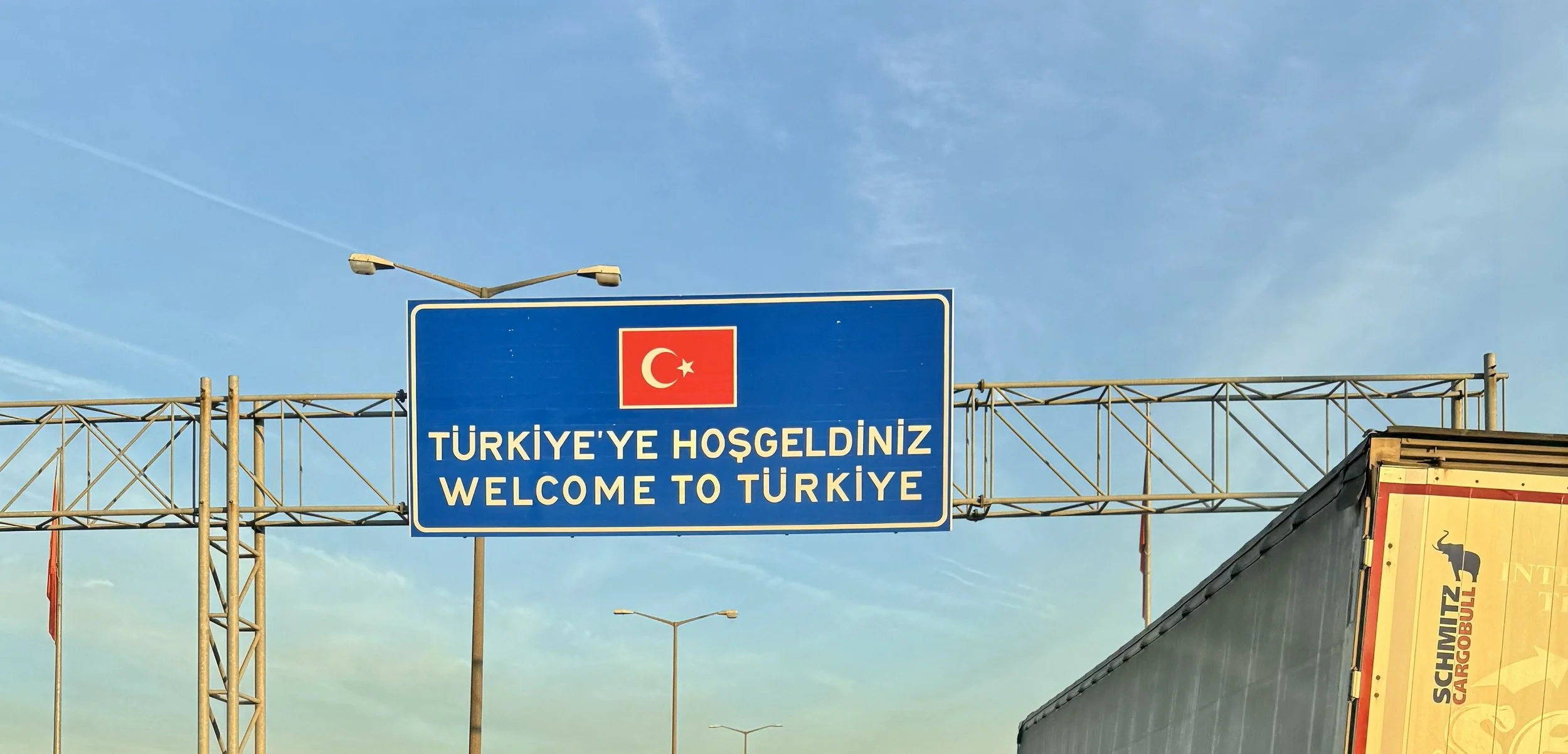 Welcome to Türkiye sign