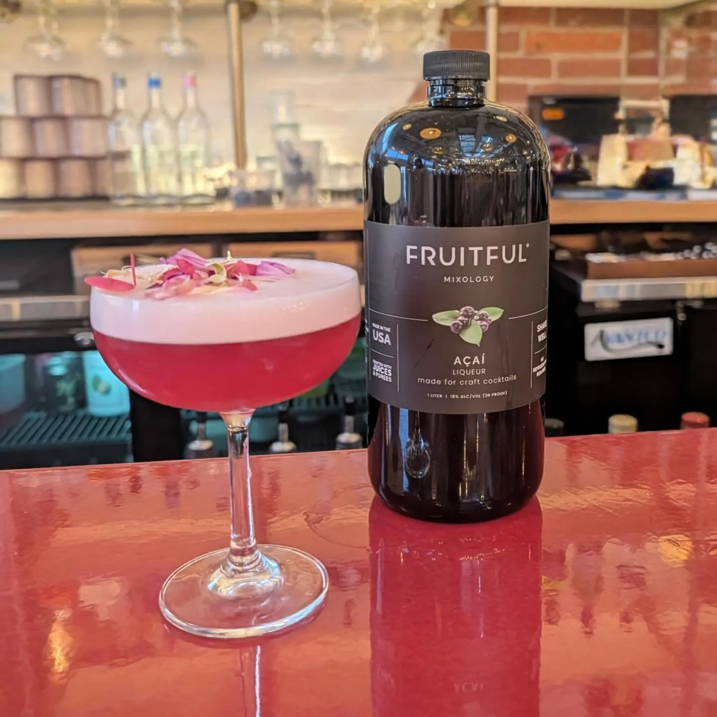 Fruitful is ON THE ROAD! Follow along with us as we visit our friends across the country. Today, we landed in Nashville, so first things first - had to swing through @sadiesnashville &amp; grab a Pucker Up. Priorities 💁🏻&zwj;♀️