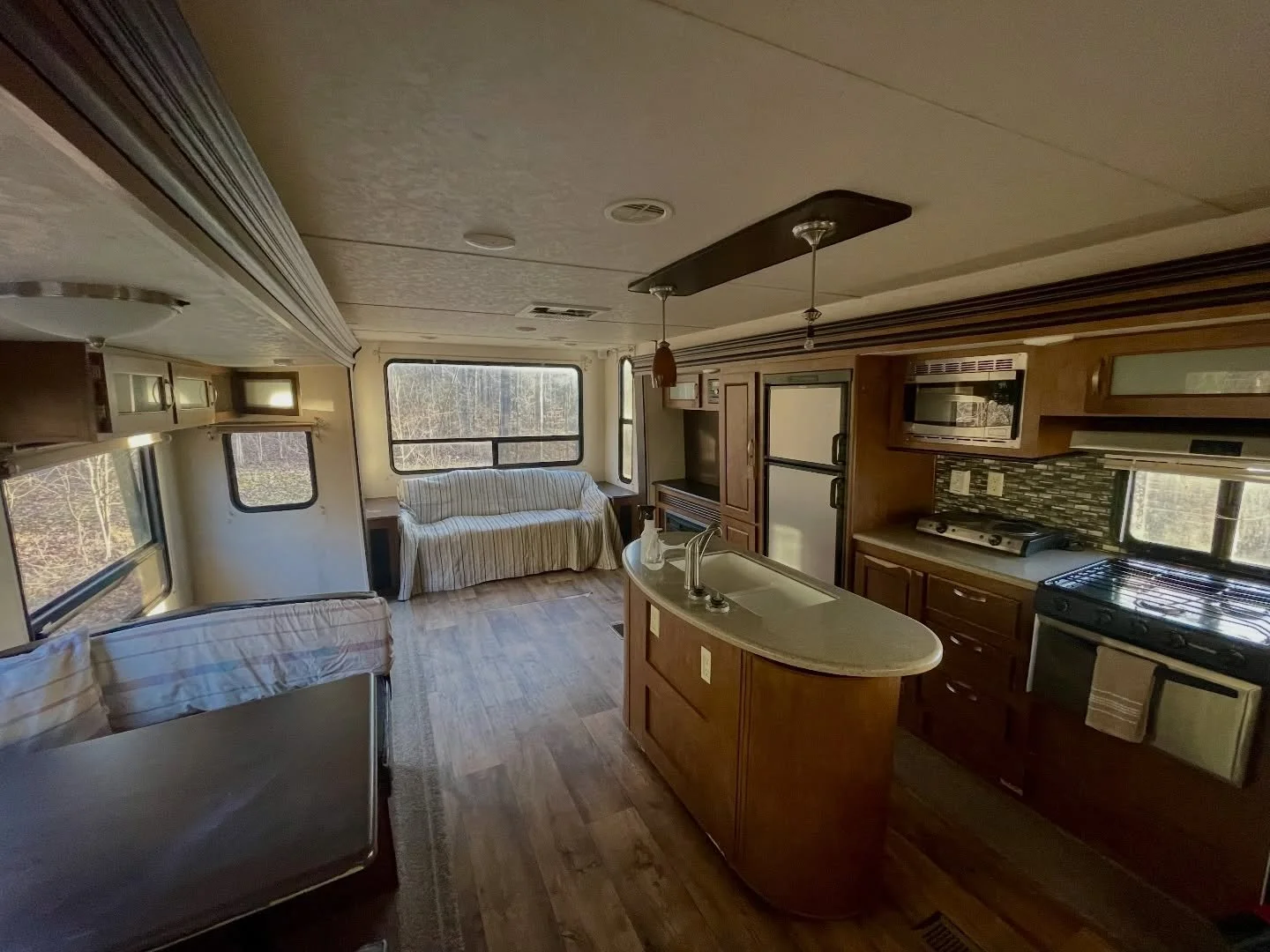 Happy Lunar New Year! After 7 sweet years, my camper has officially been listed on FB marketplace. The ideal buyer would continue to rent the private lot from @drewbydoobydoo14 , at least in the short term. If you&rsquo;re interested, DM me and I&rsq