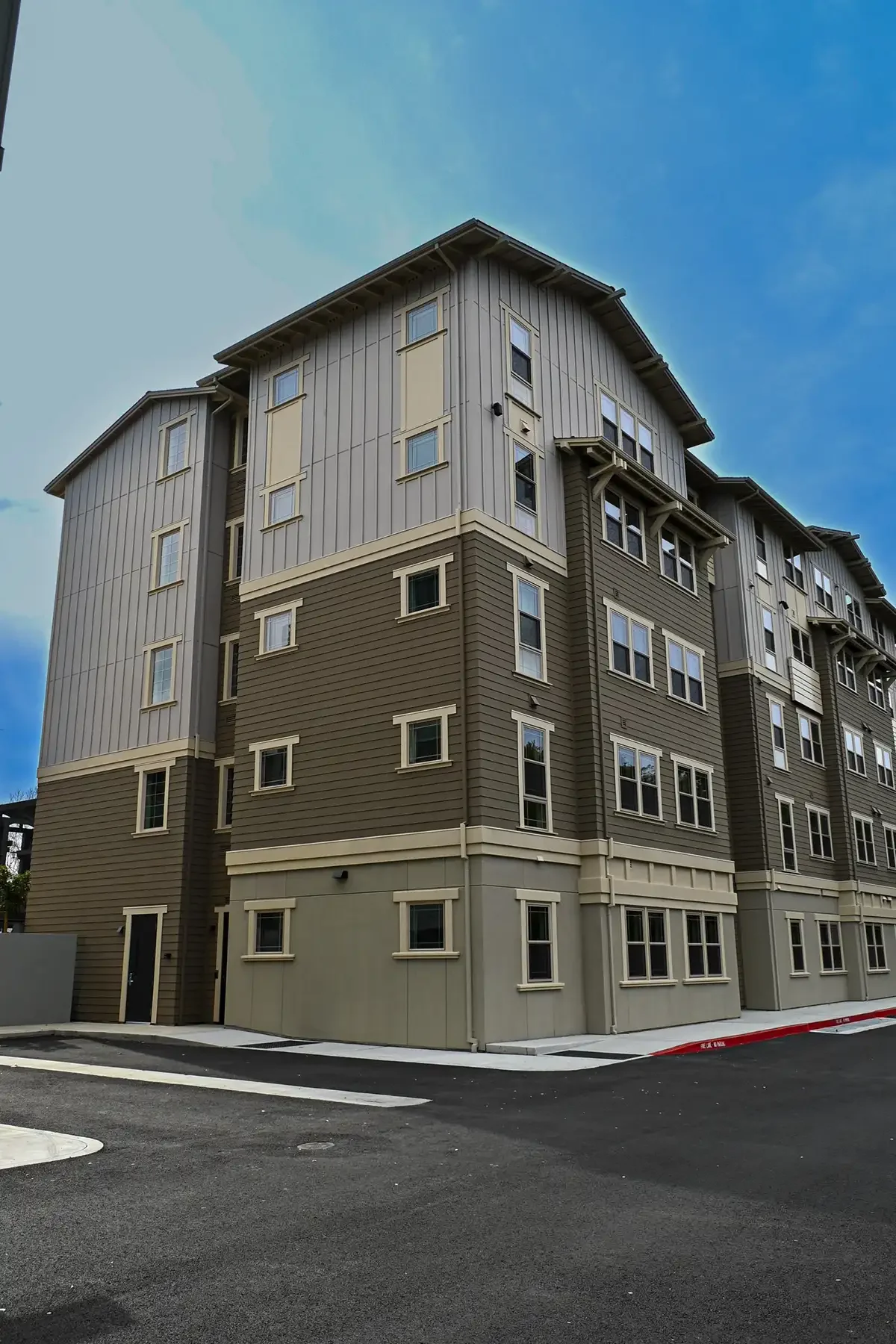 middle plaza exterior corner