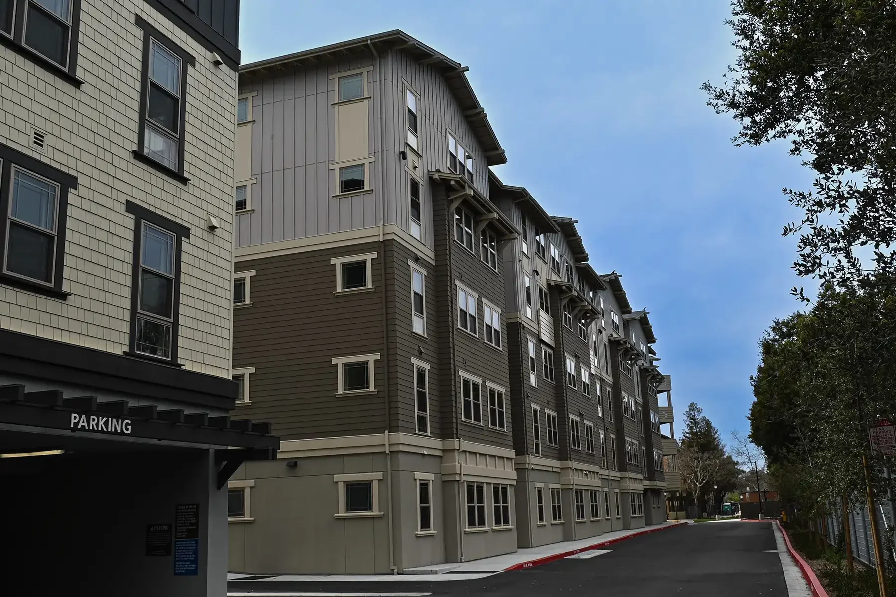 looking down side of middle plaza along lane