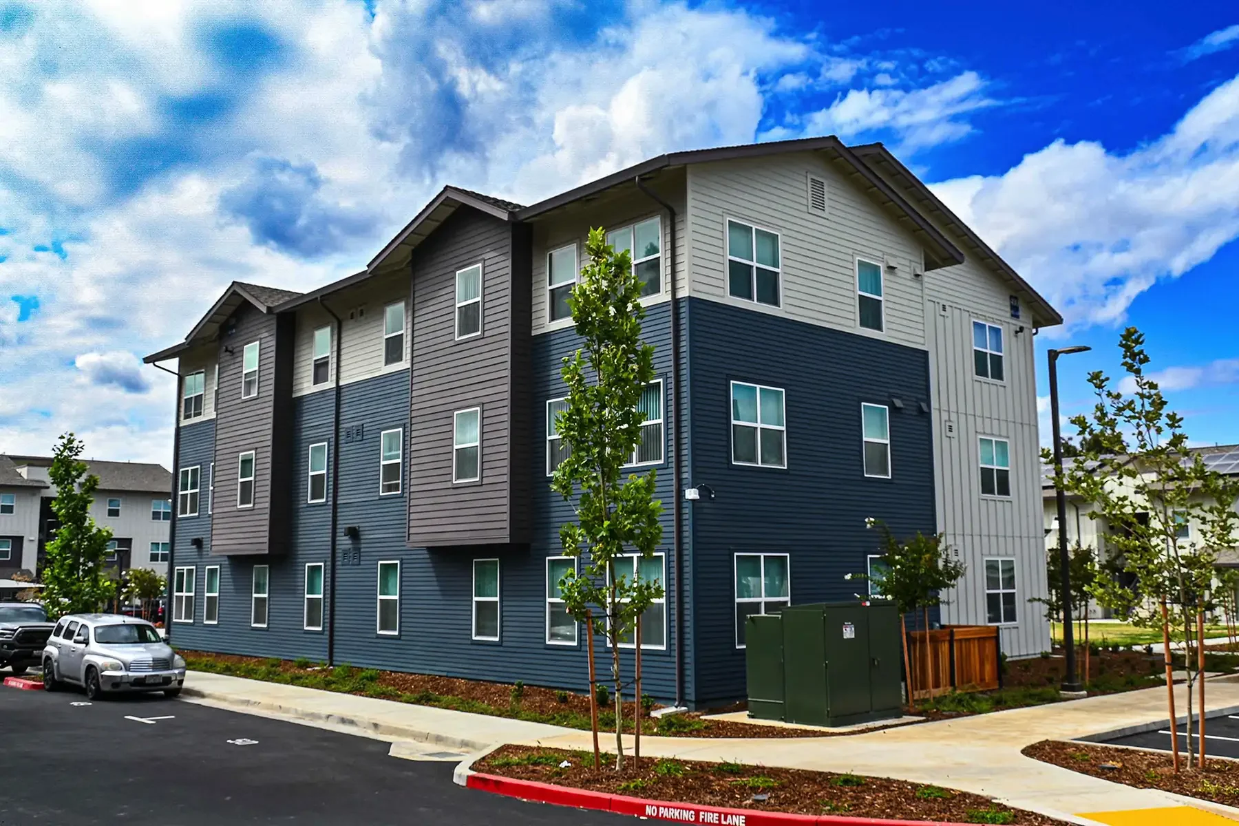 alternate angle of fair haven commons from street