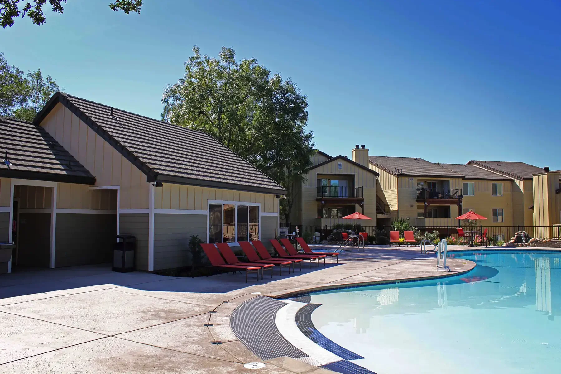 overlook apartments pool and pool house