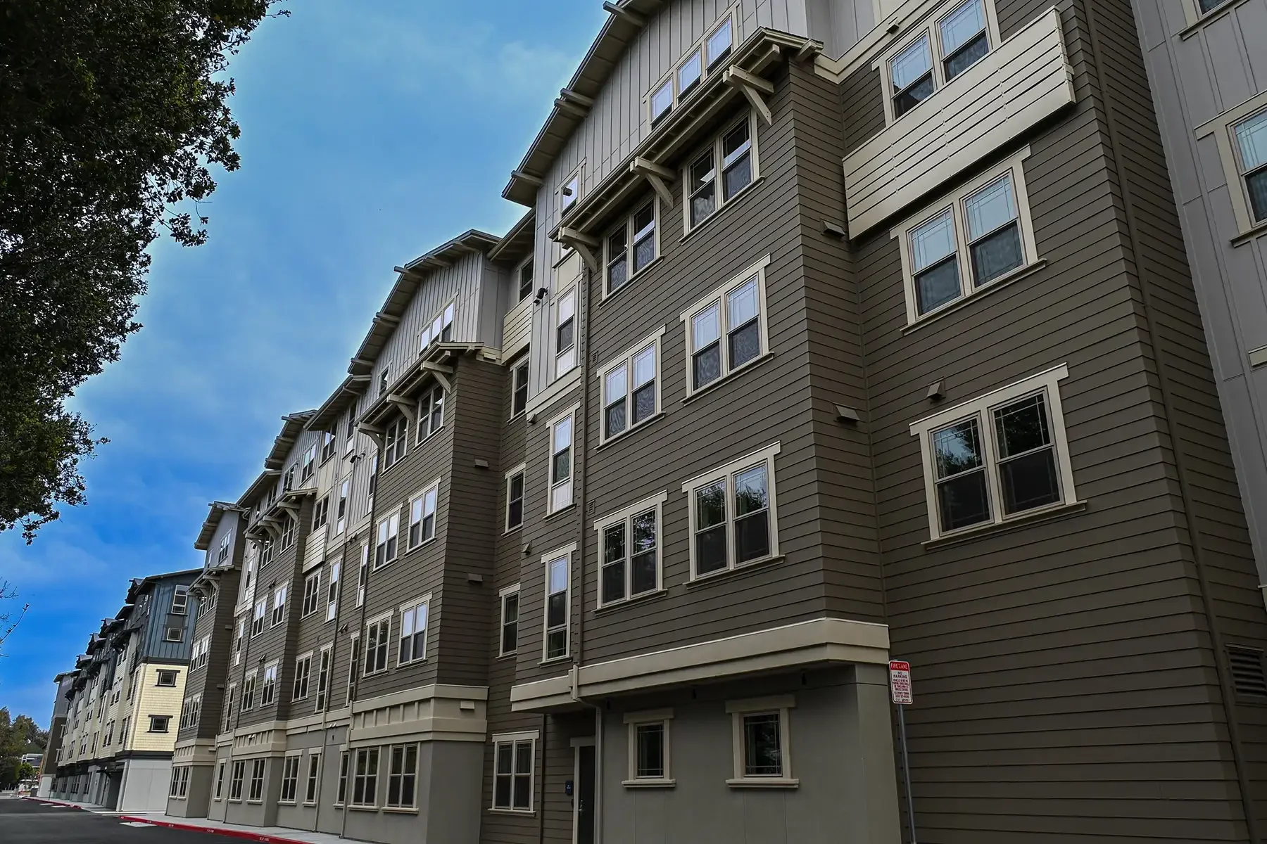 alternate side view of middle plaza