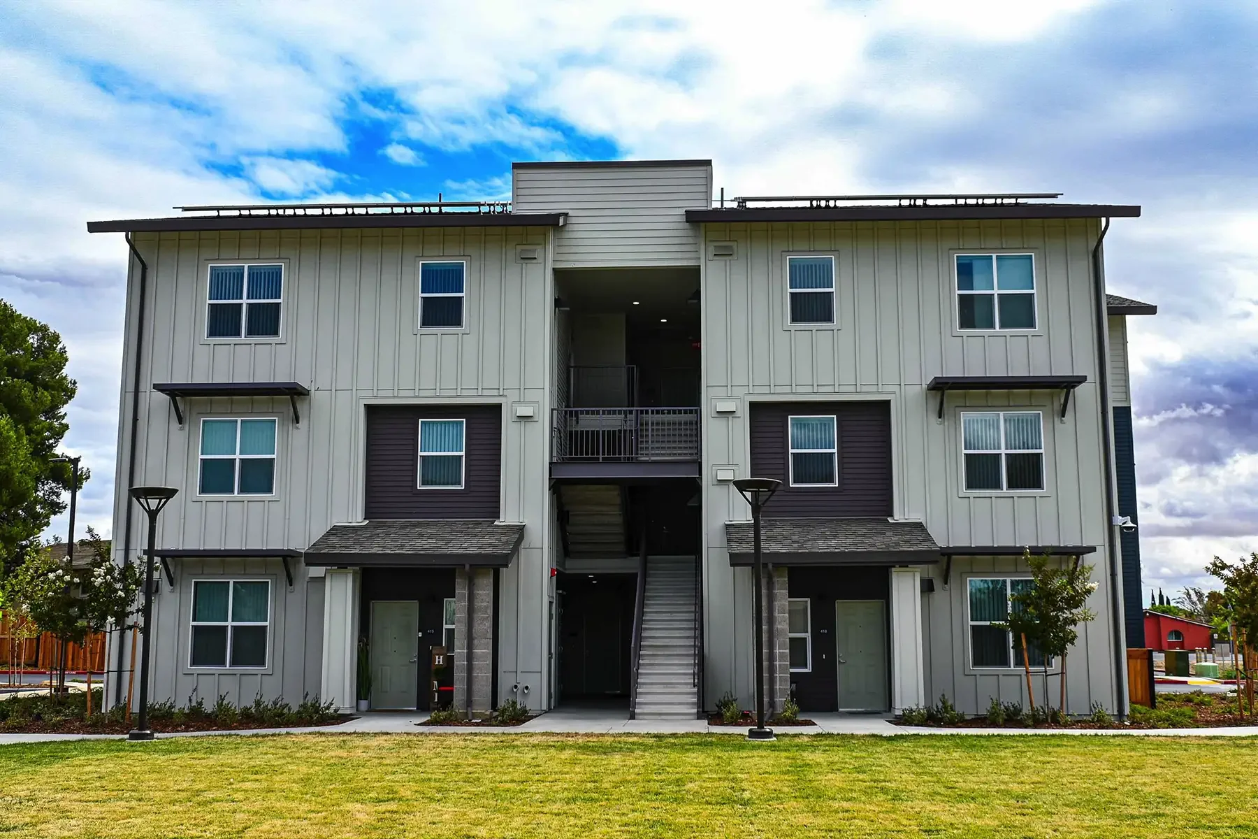 wide view of another side of fair haven commons