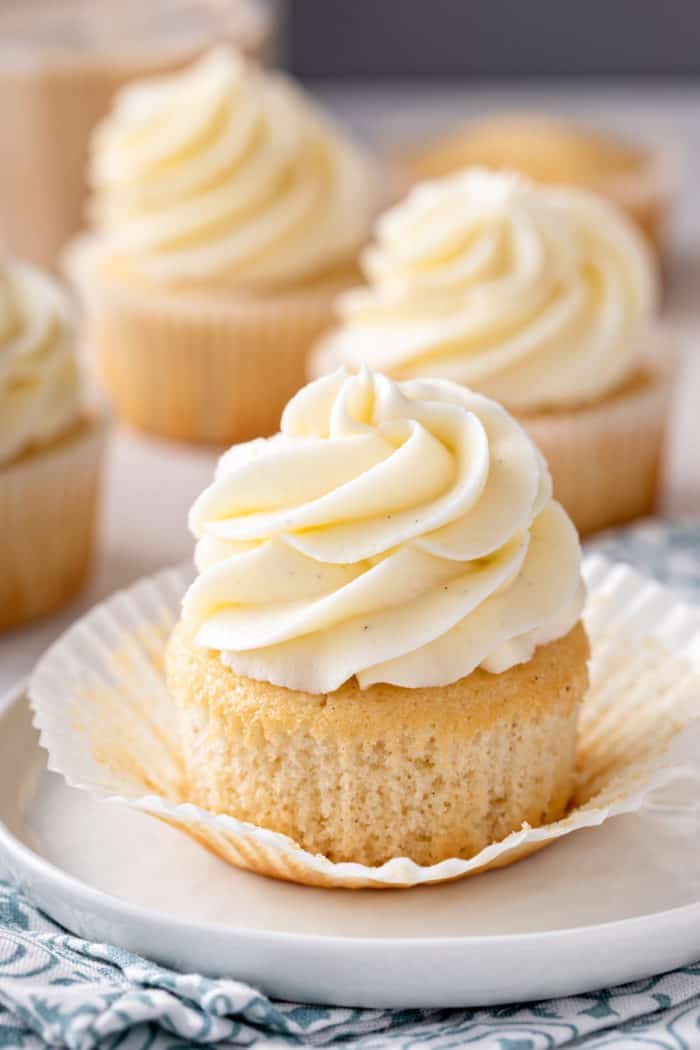 unwrapped-vanilla-cupcake-700x1050.jpg