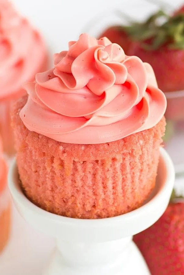 Pink-Strawberry-Cupcakes.jpg