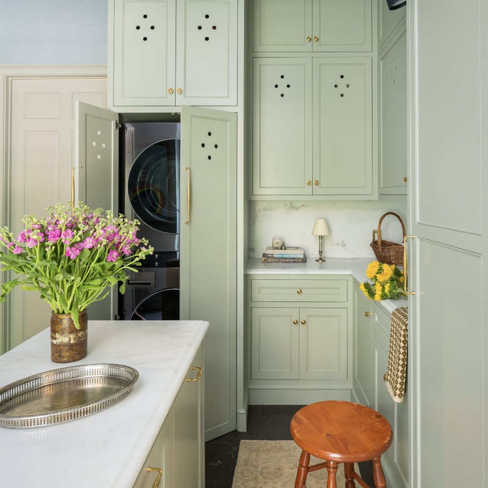 Denver interior designer Sarah Hart has a studio in Charleston, South Carolina. Mudroom project with custom cabinetry and marble countertops.