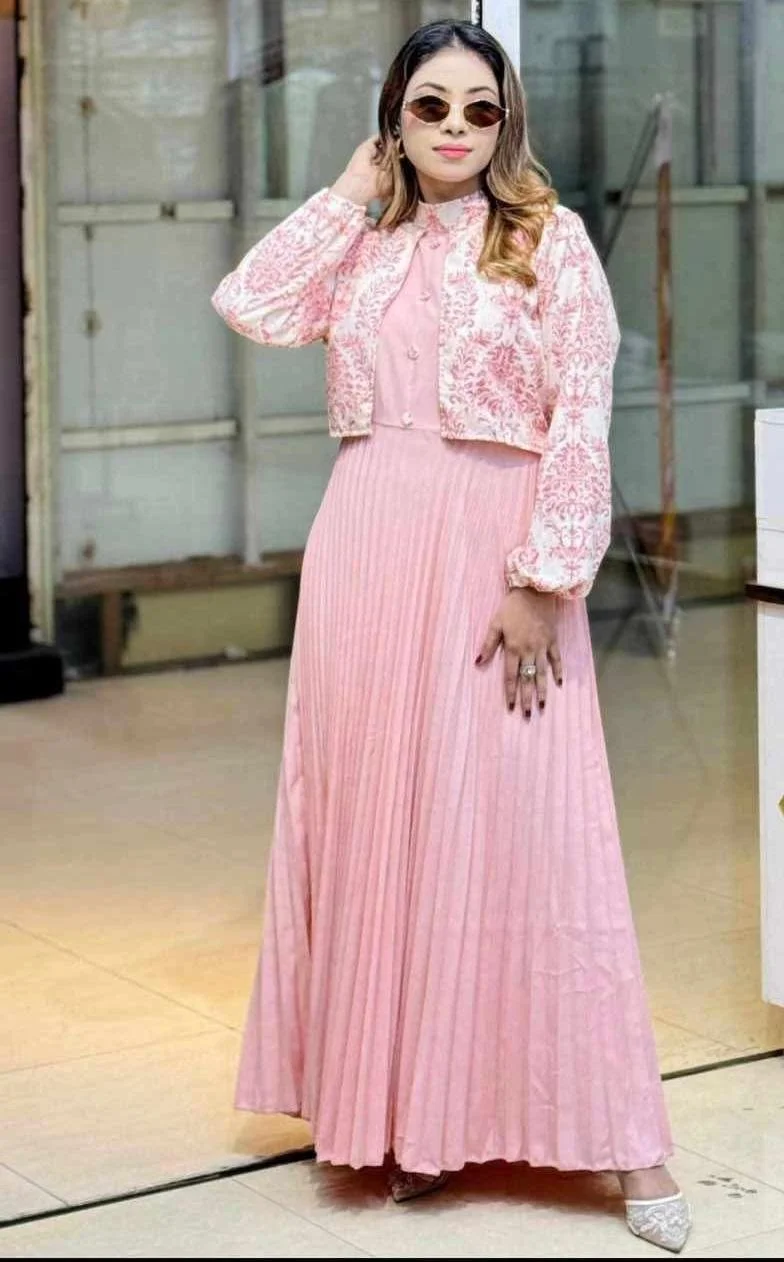 Super Comparable Thai Gown