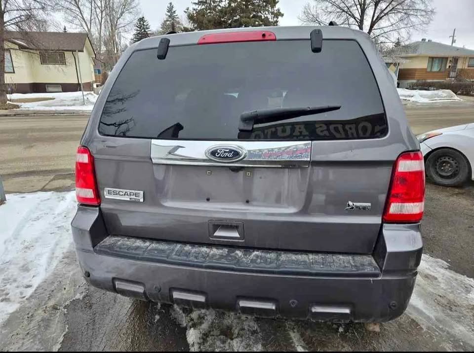 2010 Ford Escape Limited V6 AWD - Automatic