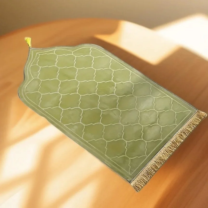 Luxurious Thick Flannel Muslim Prayer Mat(Green)