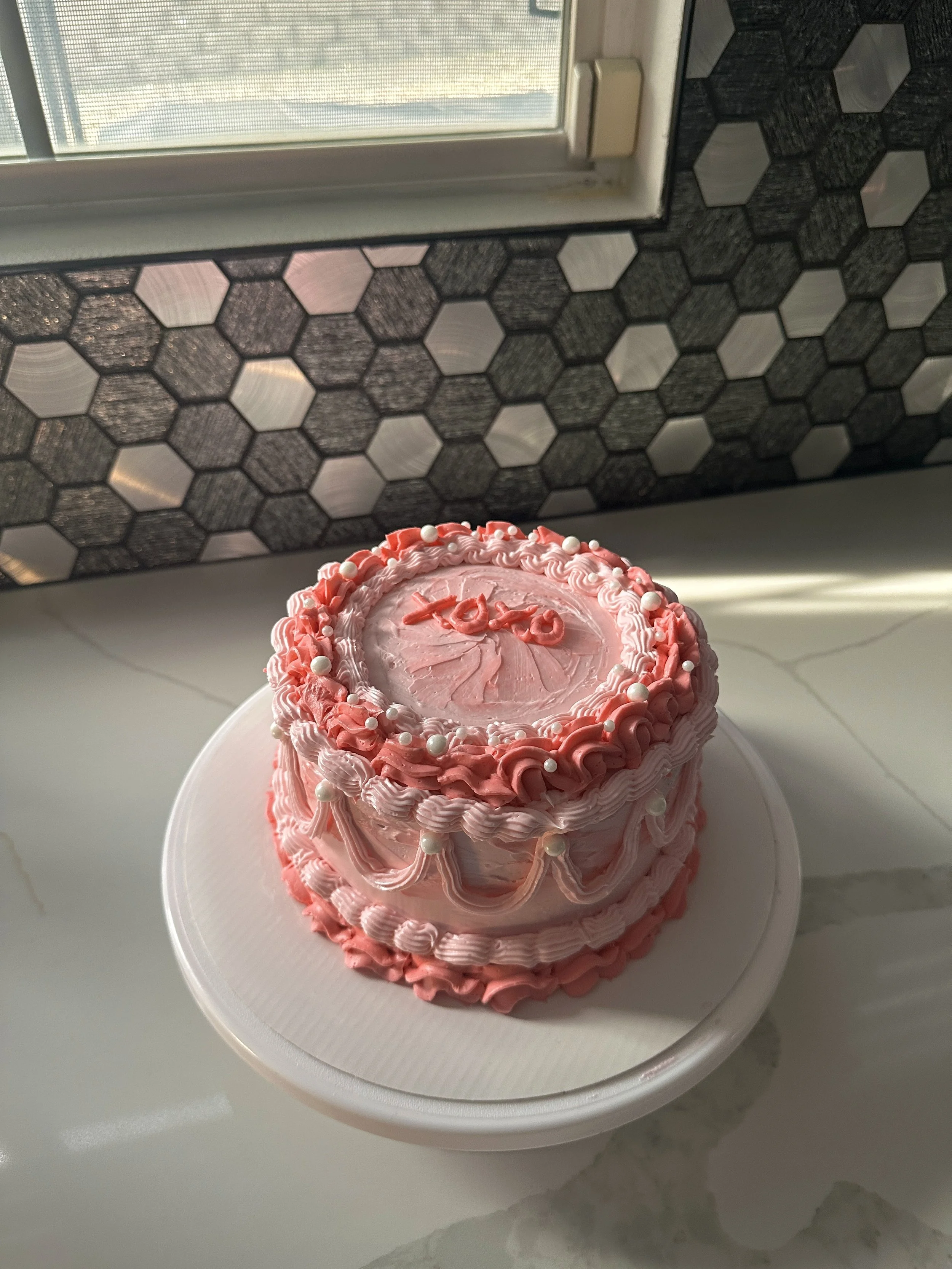 xoxo cake.jpg