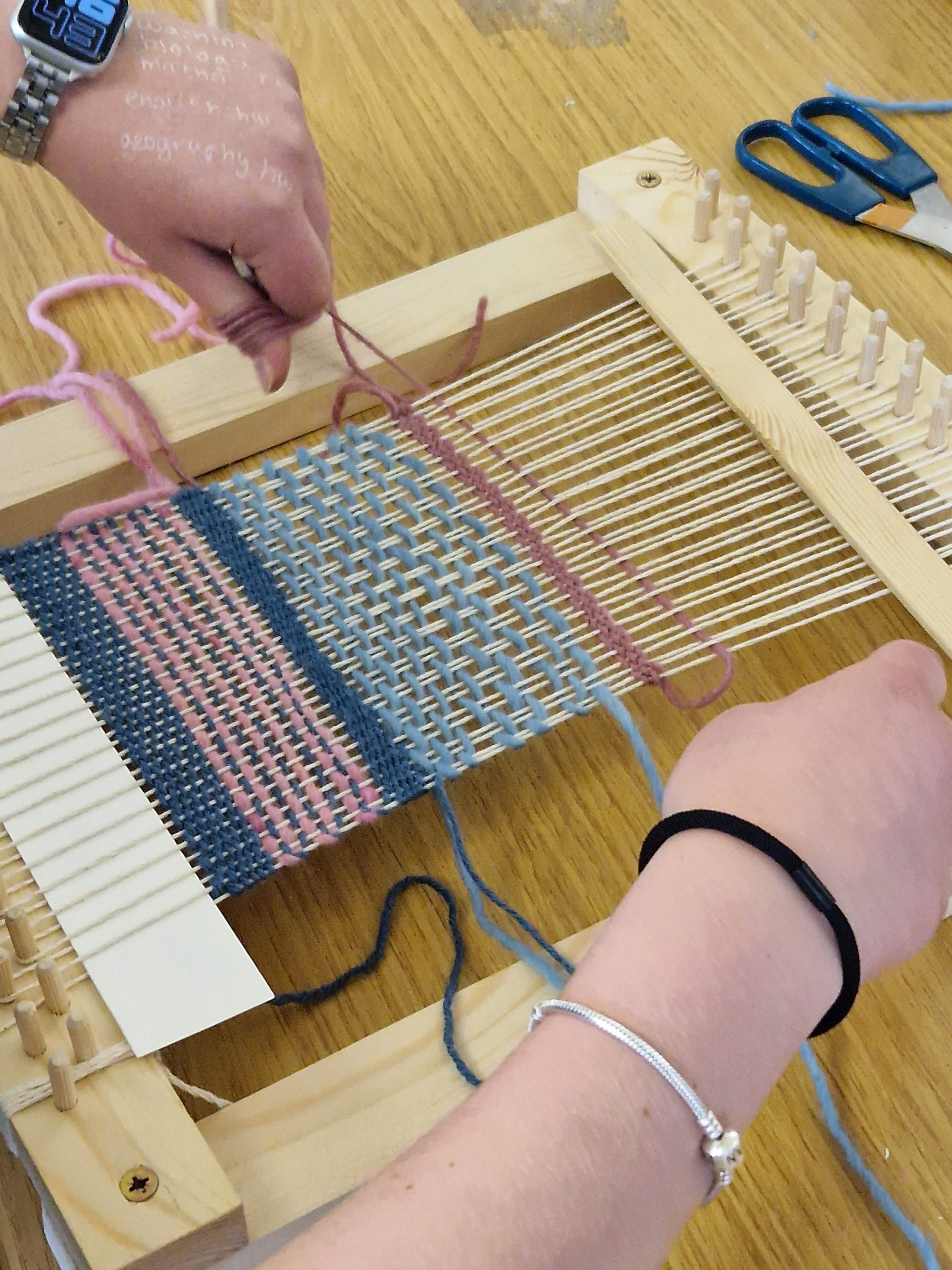 Weaving with naturally dyed yarn.
11+ Craft project 2024 Heritage Lottery Funded
Farnham Crafts Quarter project at Farnham Museum.
Teaching heritage crafts of natural dyeing, weaving, block printing and woodwork to two groups of 11 to 16 year olds.

