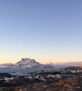 Sermitsiaq ikonisk beskåret 4kantet.jpg