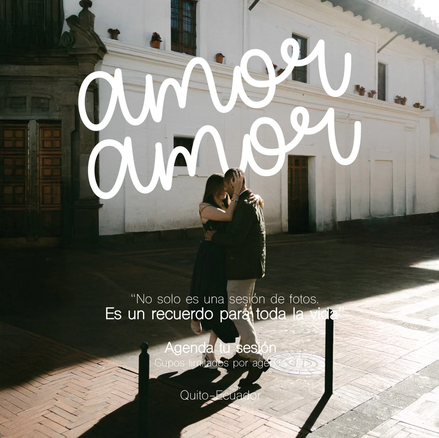 El amor no siempre necesita grandes gestos.

A veces solo necesita ser visto, sostenido y recordado tal como es.

Amor Amor existe para convertir este instante en memoria viva: una huella &iacute;ntima y honesta que acompa&ntilde;e su historia con el