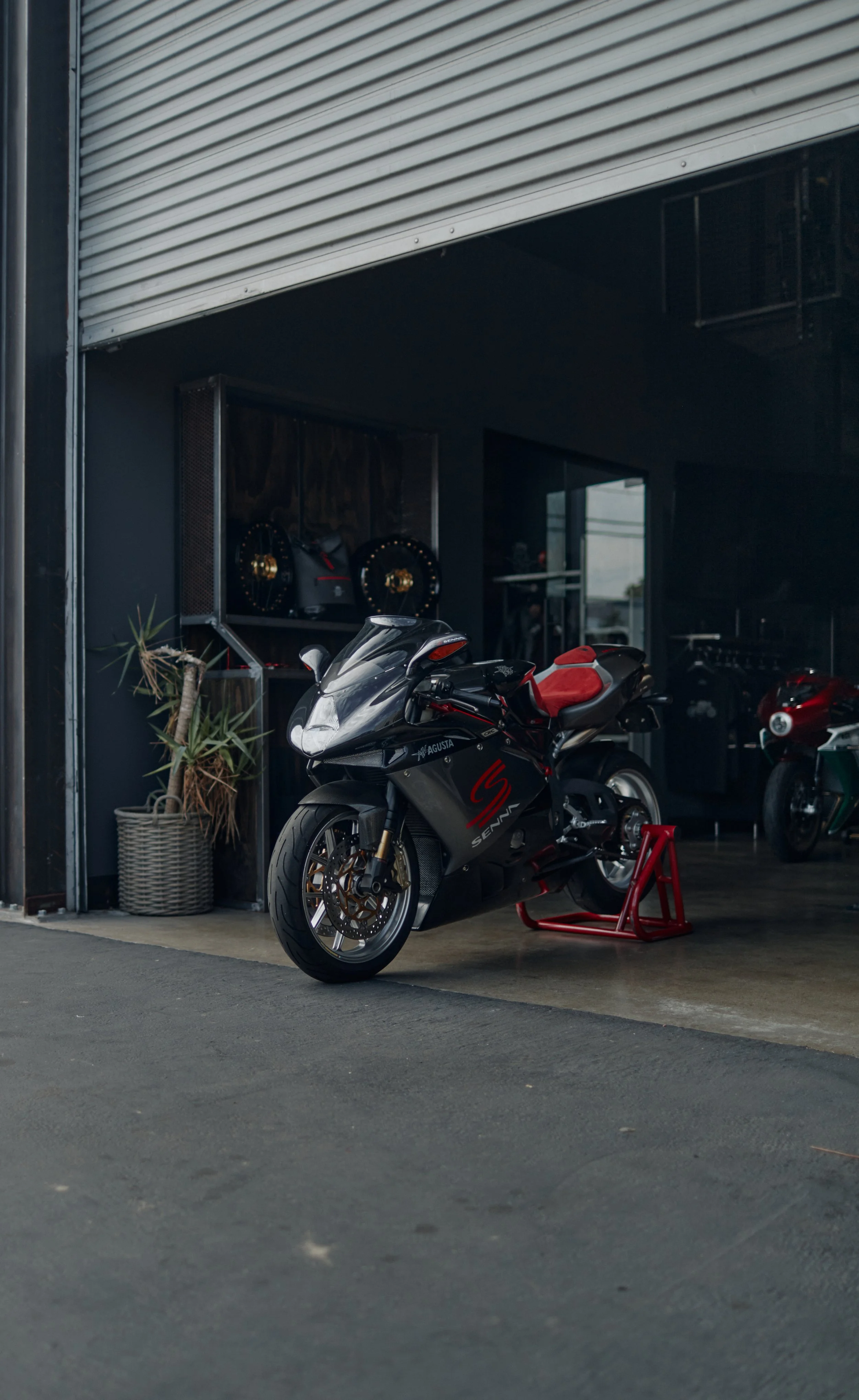 2022_RSD_MVAGUSTA_ItaliansDoItBetter_ AZ3I6351.jpg