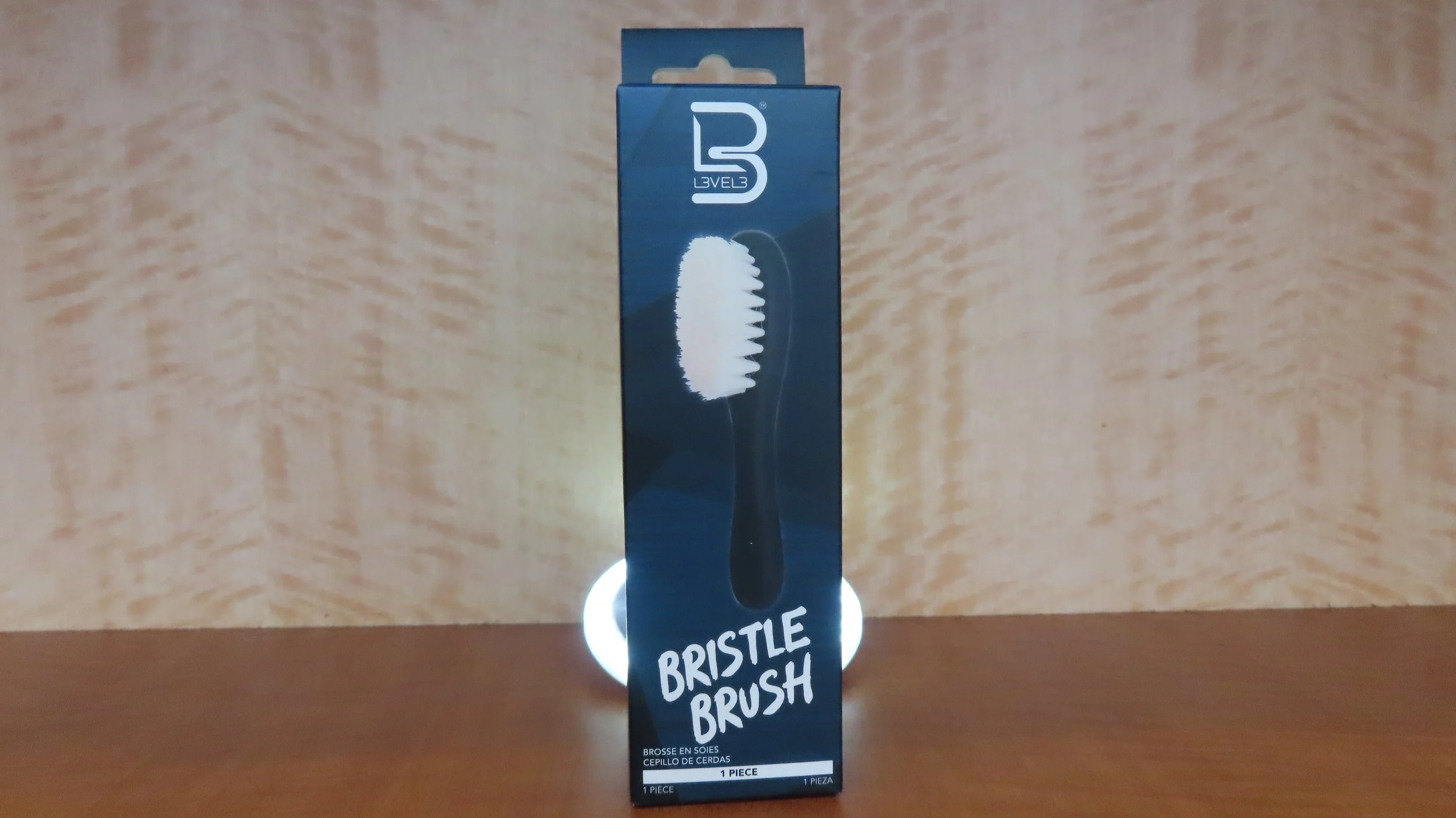 L3VEL3 Bristle Brush