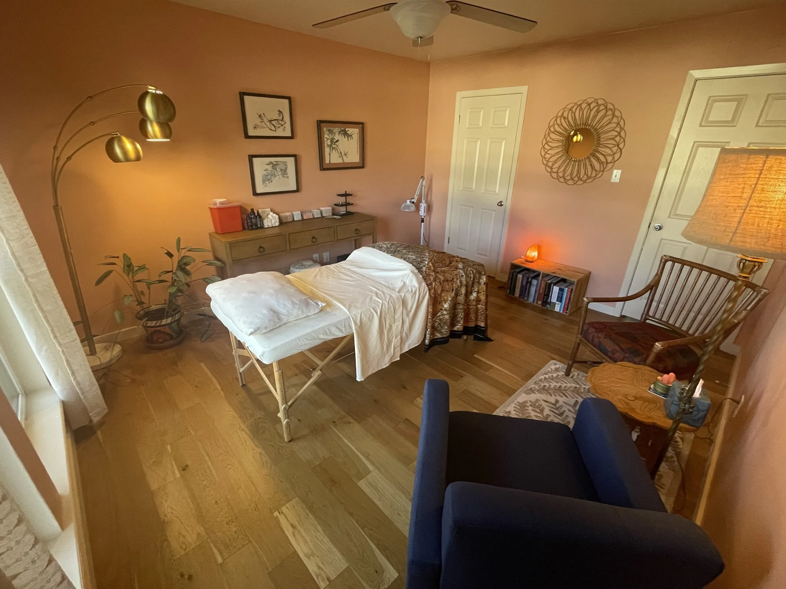 Peaceful Austin Texas acupuncture clinic interior