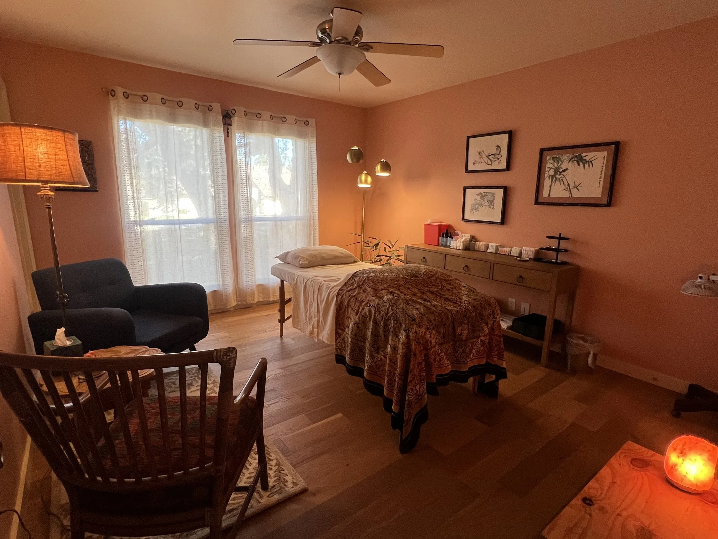 Peaceful Austin Texas acupuncture clinic interior