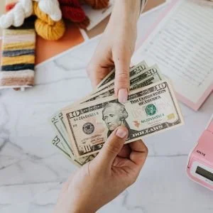 Paying a nanny legally (can I pay my nanny cash?)