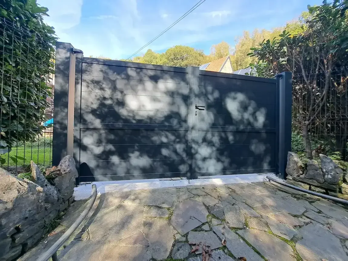 Pose de Portail et Clôture rigide Huy Marchin - Clair et Vert