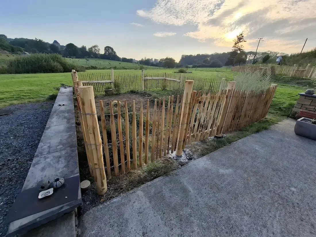 Cloture chataignier Portail prairie Huy Marchin Clair et vert