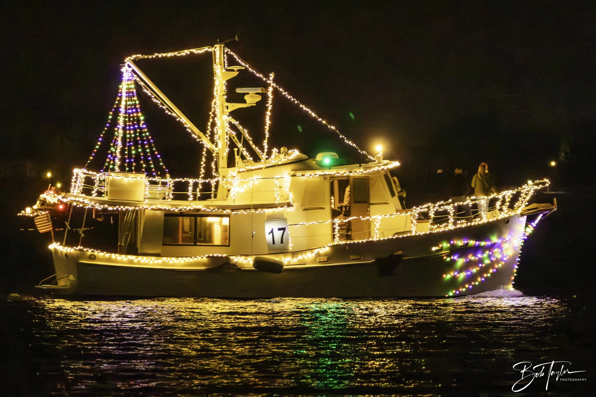 Boat Parade  20mb max -30.jpg