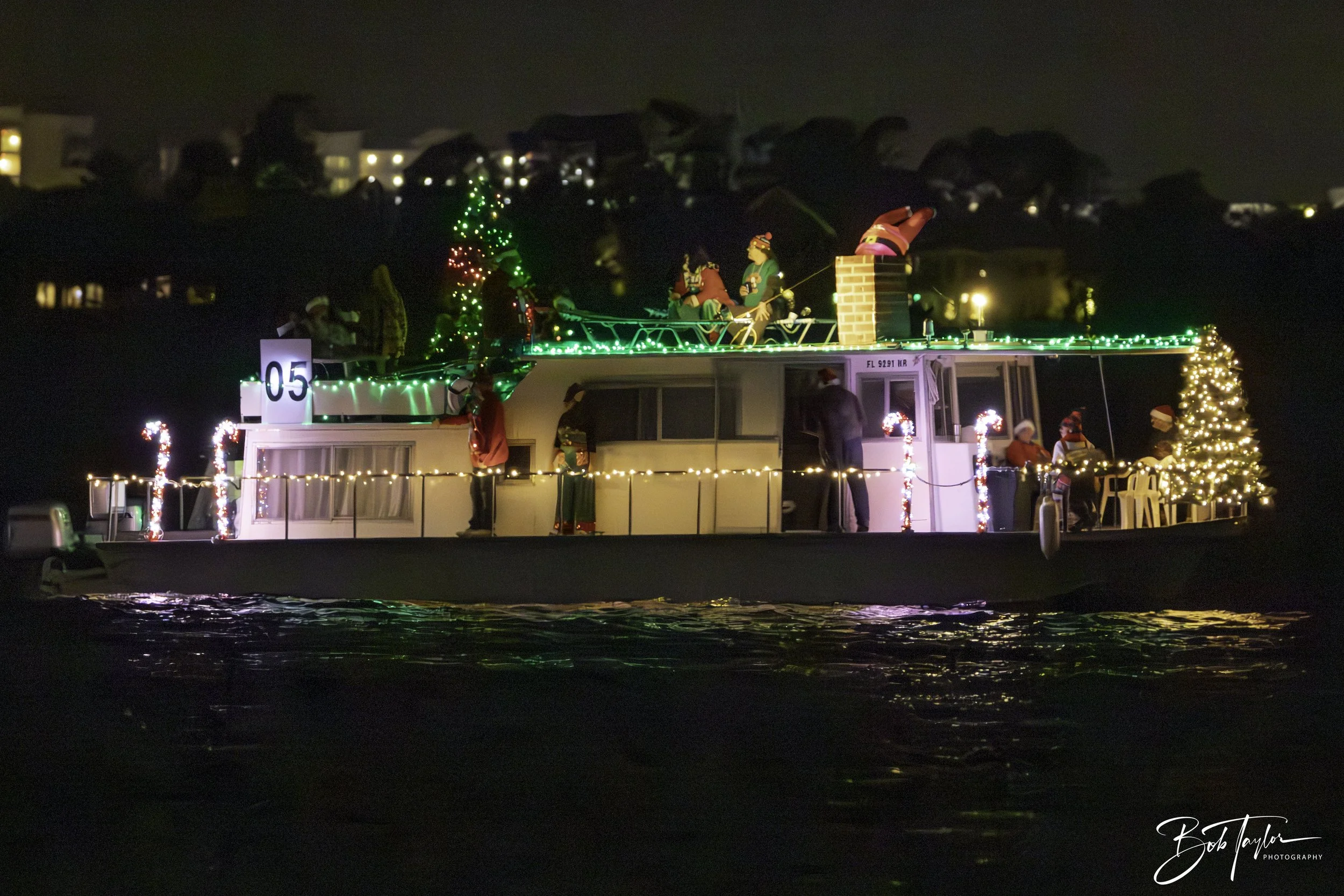 Boat Parade  20mb max -5.jpg