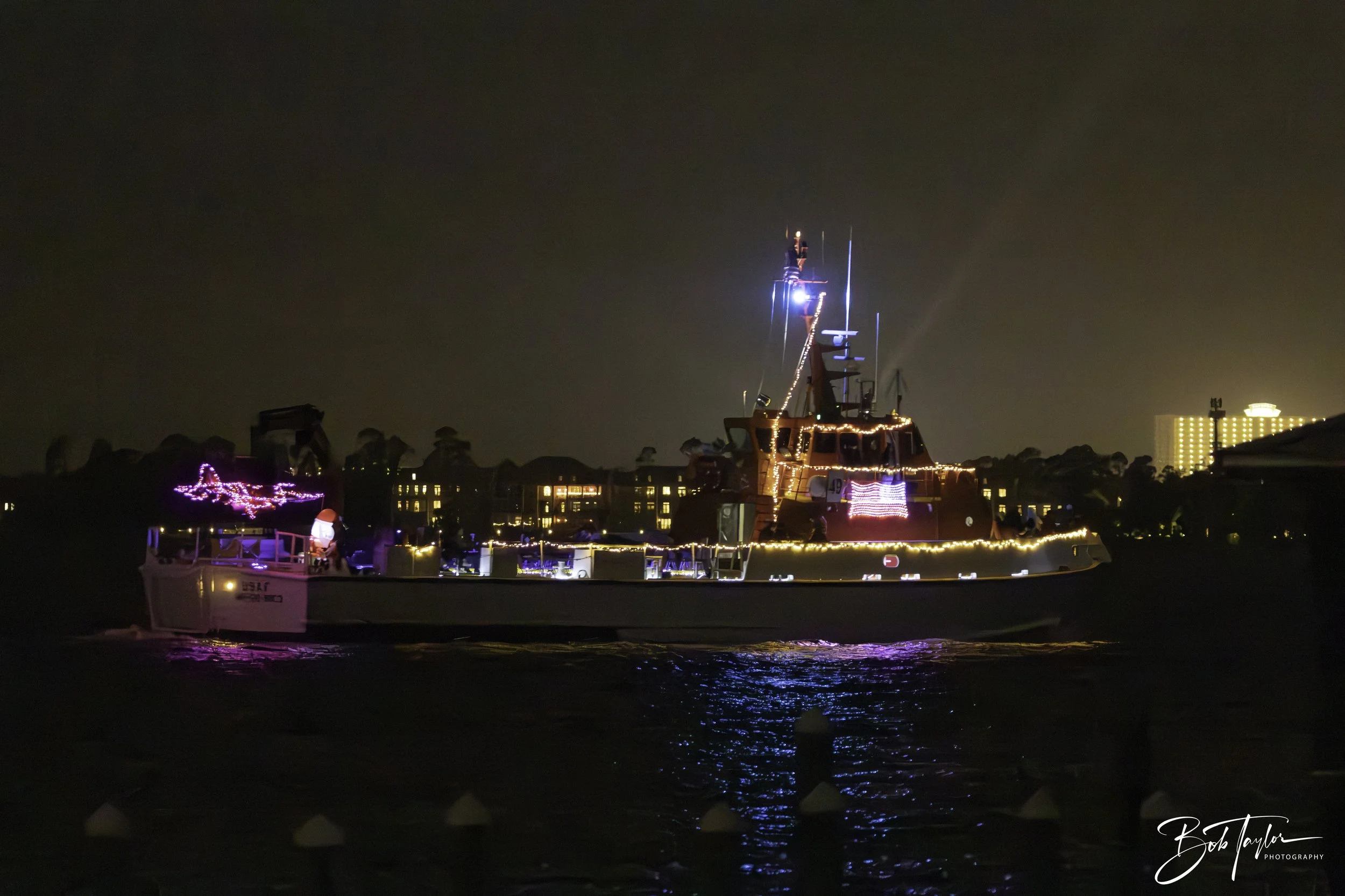 Boat Parade  20mb max -45.jpg