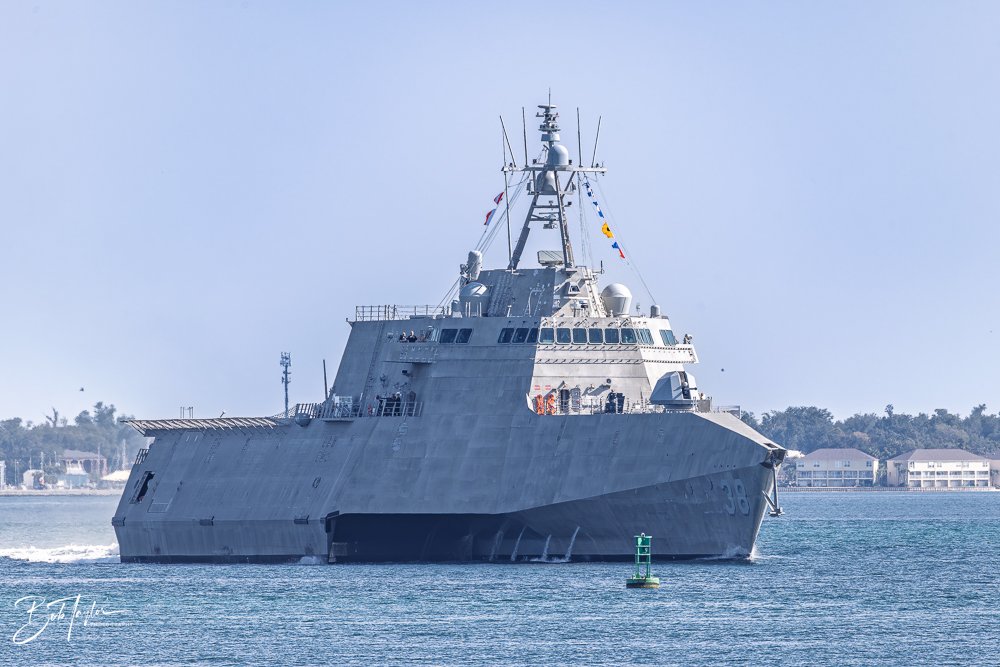 20251117-USS Pierre Departure -7.jpg