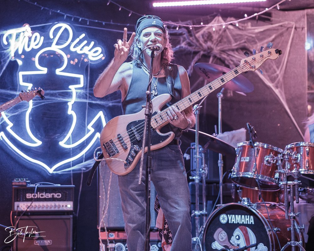 20251022-Revolution -2.jpg