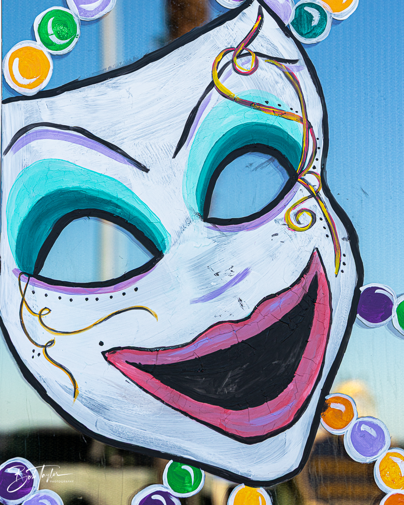 20260115-Mardi Gras Windows -73.png