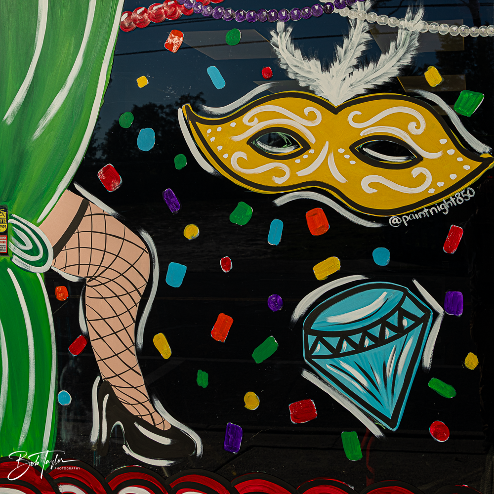 20260115-Mardi Gras Windows -28.png