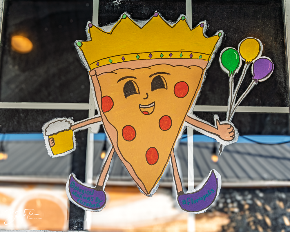 20260115-Mardi Gras Windows -56.png