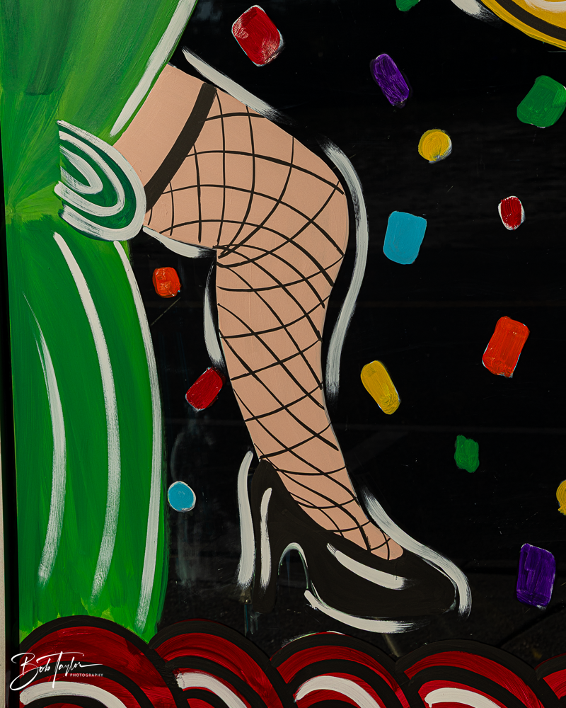 20260115-Mardi Gras Windows -56.png