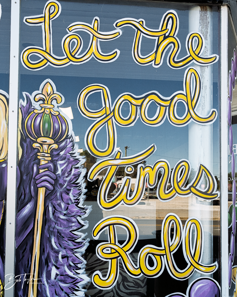 20260115-Mardi Gras Windows -88.png