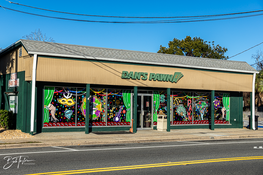 20260115-Mardi Gras Windows -58.png