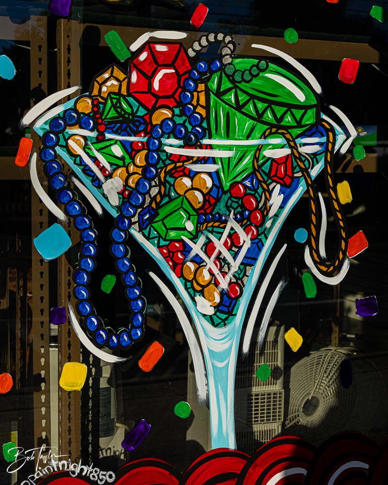 20260115-Mardi Gras Windows -24.png