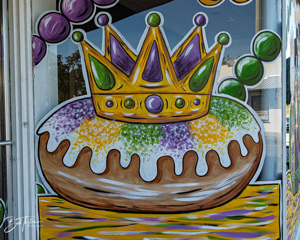 20260115-Mardi Gras Windows -48.png