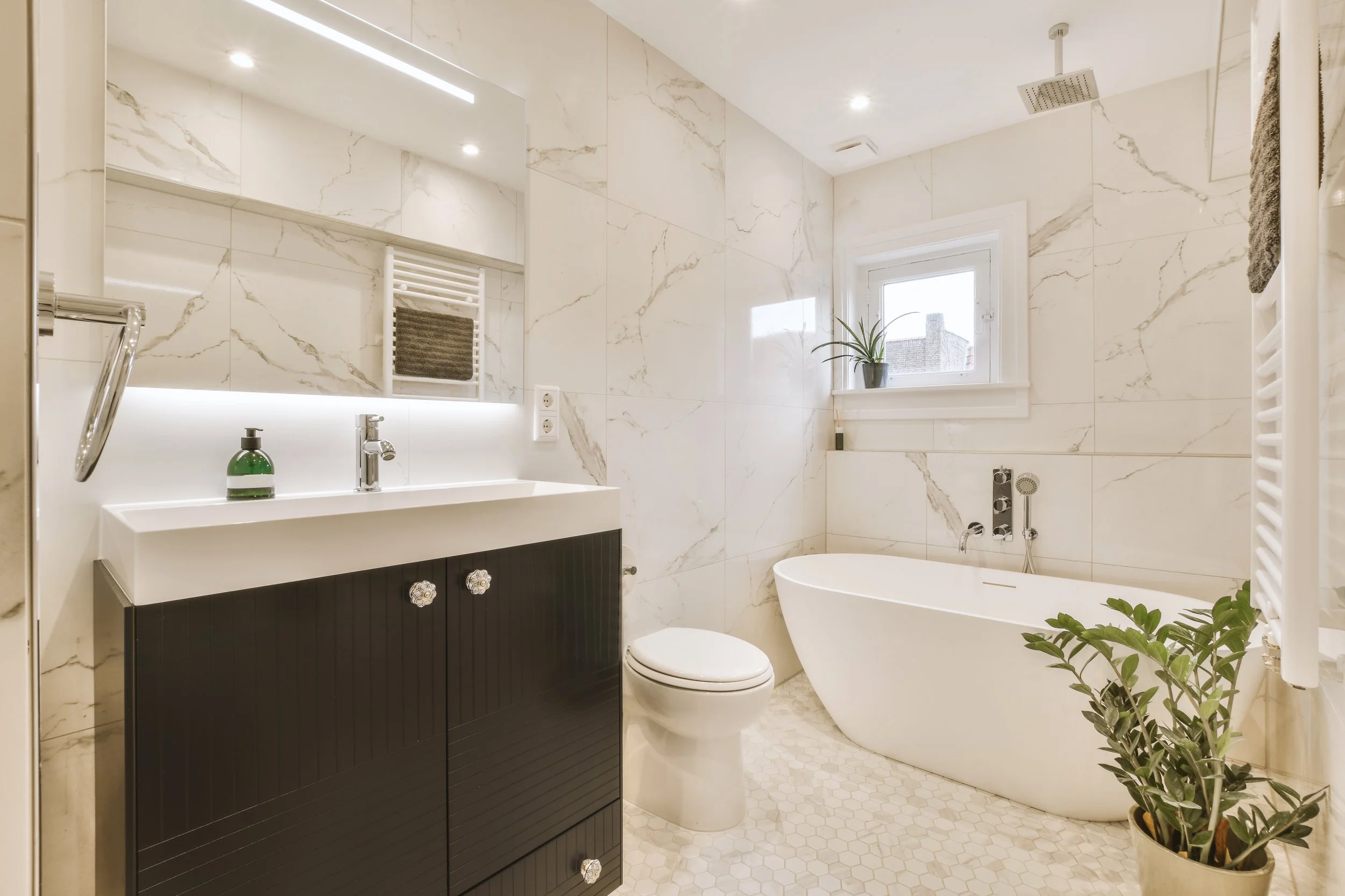 elegant-bathroom-design-2025-02-10-11-04-12-utc.jpg